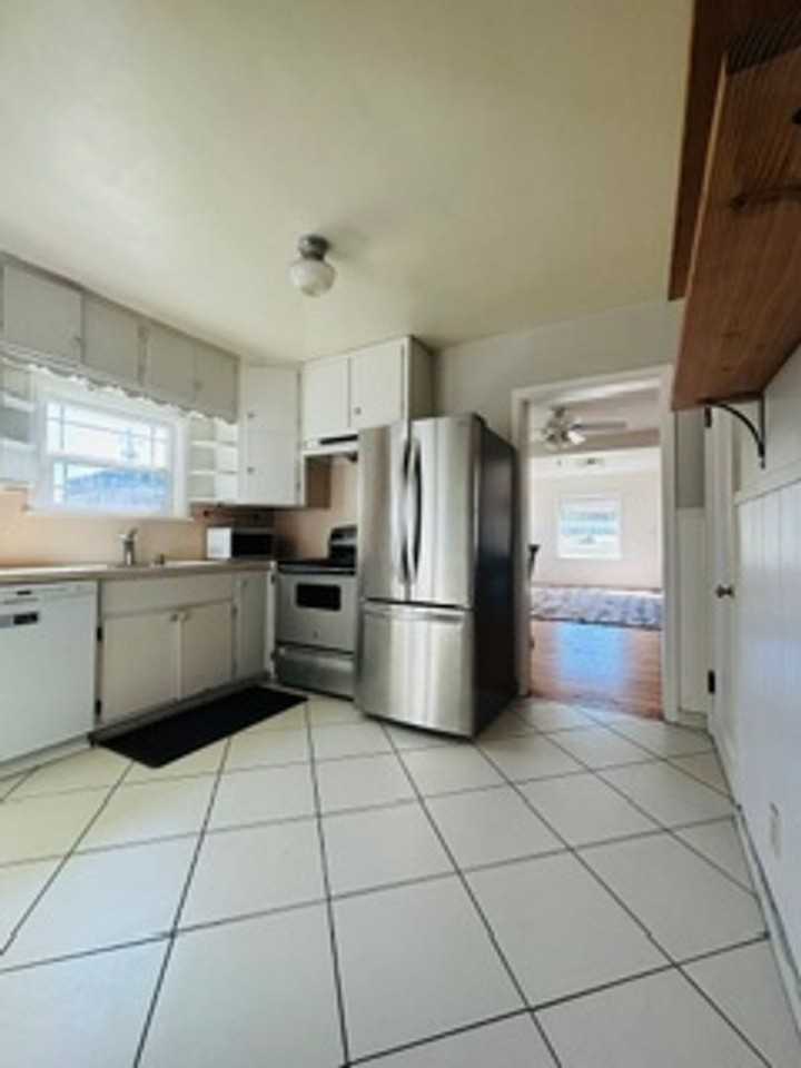 165 E 1st S - Photo 6 of 22