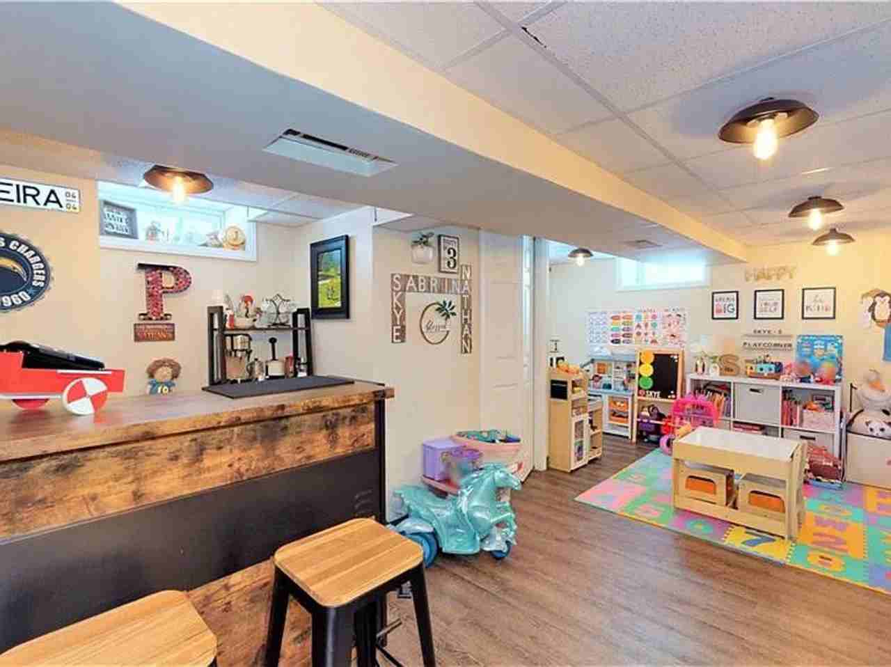 29 Dean St - Photo 6 of 28