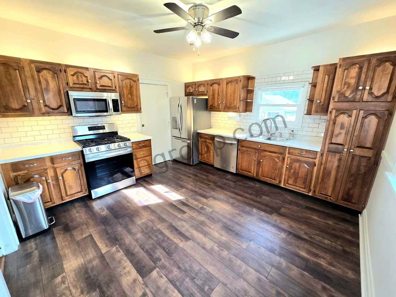 7413 23rd Ave - Photo 5 of 36