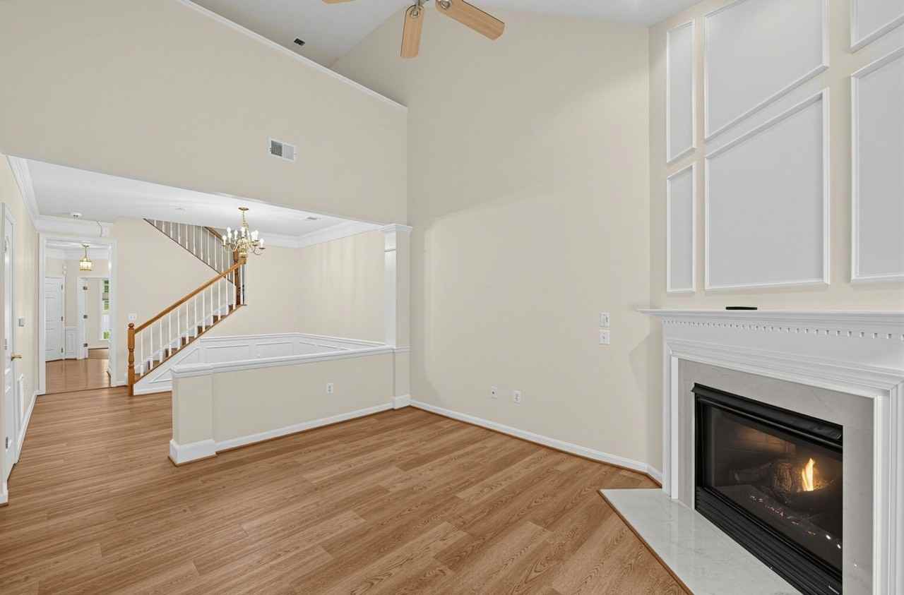 1504 Sapphire Ct - Photo 2 of 36