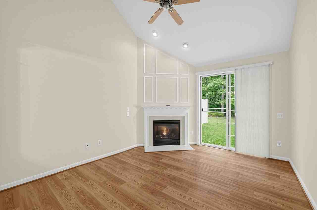 1504 Sapphire Ct - Photo 6 of 36