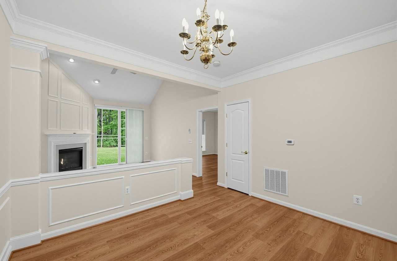 1504 Sapphire Ct - Photo 2 of 36