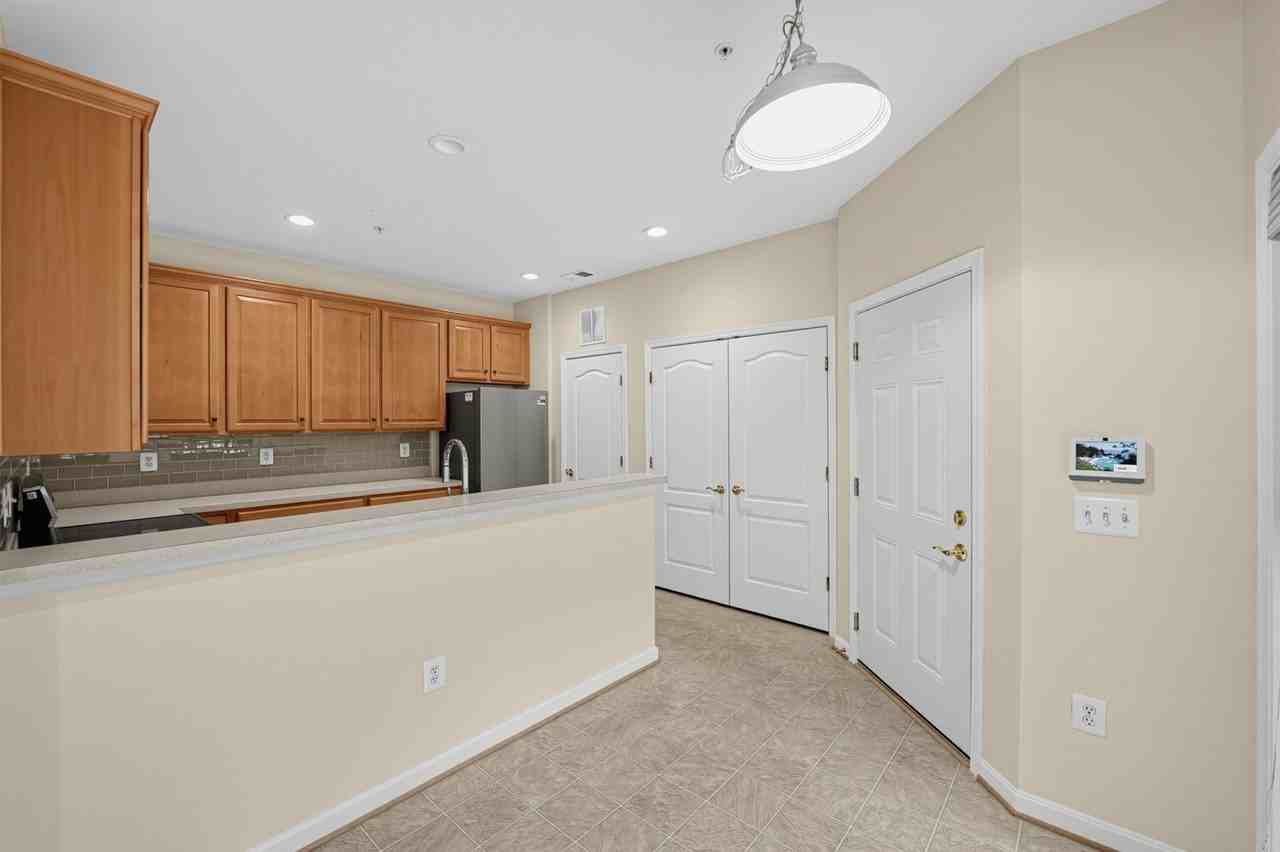 1504 Sapphire Ct - Photo 4 of 36