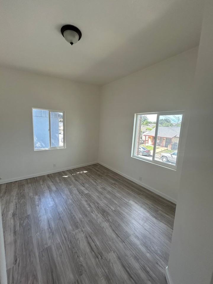 991 Suiter St - Photo 4 of 9