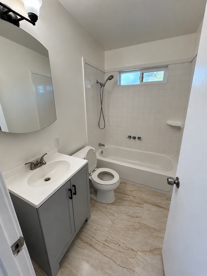 991 Suiter St - Photo 6 of 9
