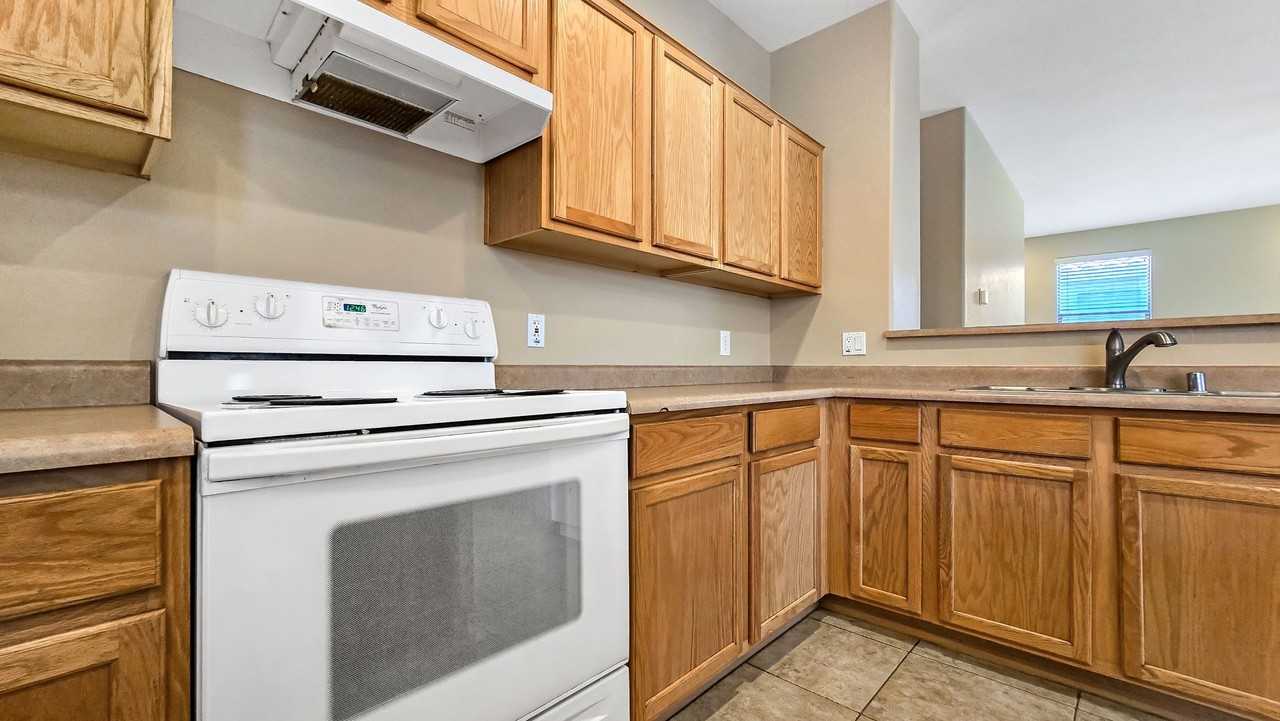 12523 W Estero Ln - Photo 5 of 27