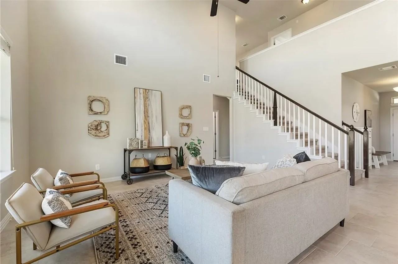 2961 Consuelo Way - Photo 4 of 10