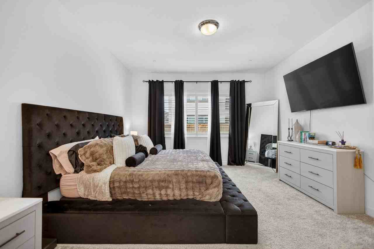 5685 Sailrock St - Photo 6 of 48