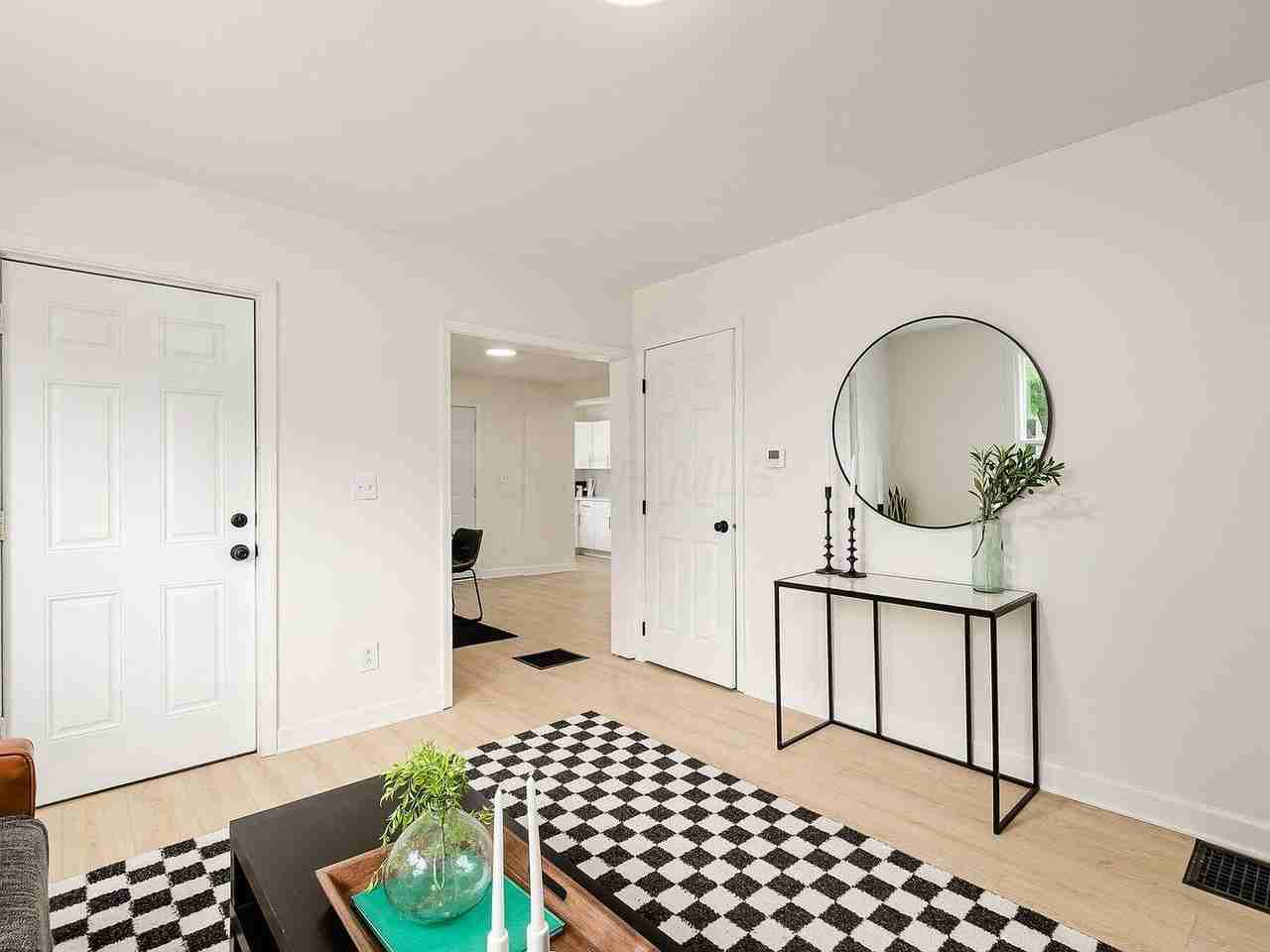 2845 Fremont St - Photo 4 of 38