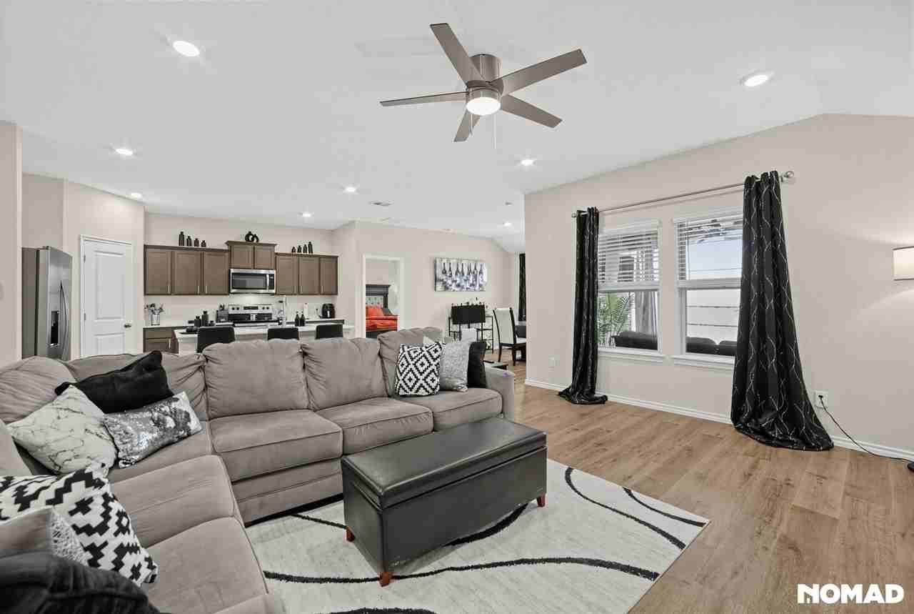1201 Twisted Brook Dr - Photo 3 of 37