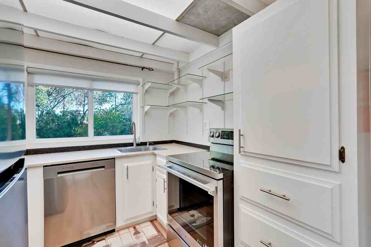 Graystone Ln - Photo 6 of 19