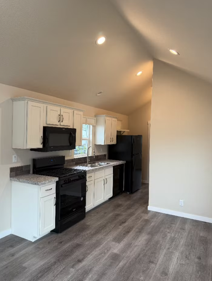 186 Granite - Photo 4 of 8