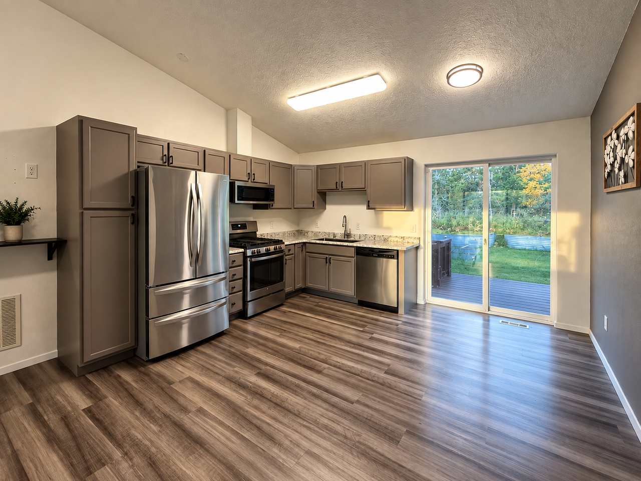 48305 Grant Ave - Photo 2 of 8