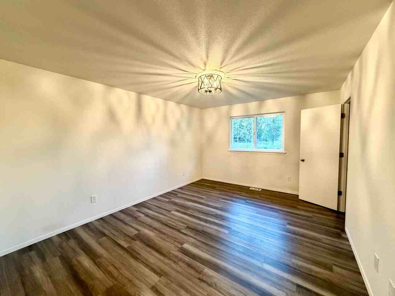 48305 Grant Ave - Photo 4 of 8
