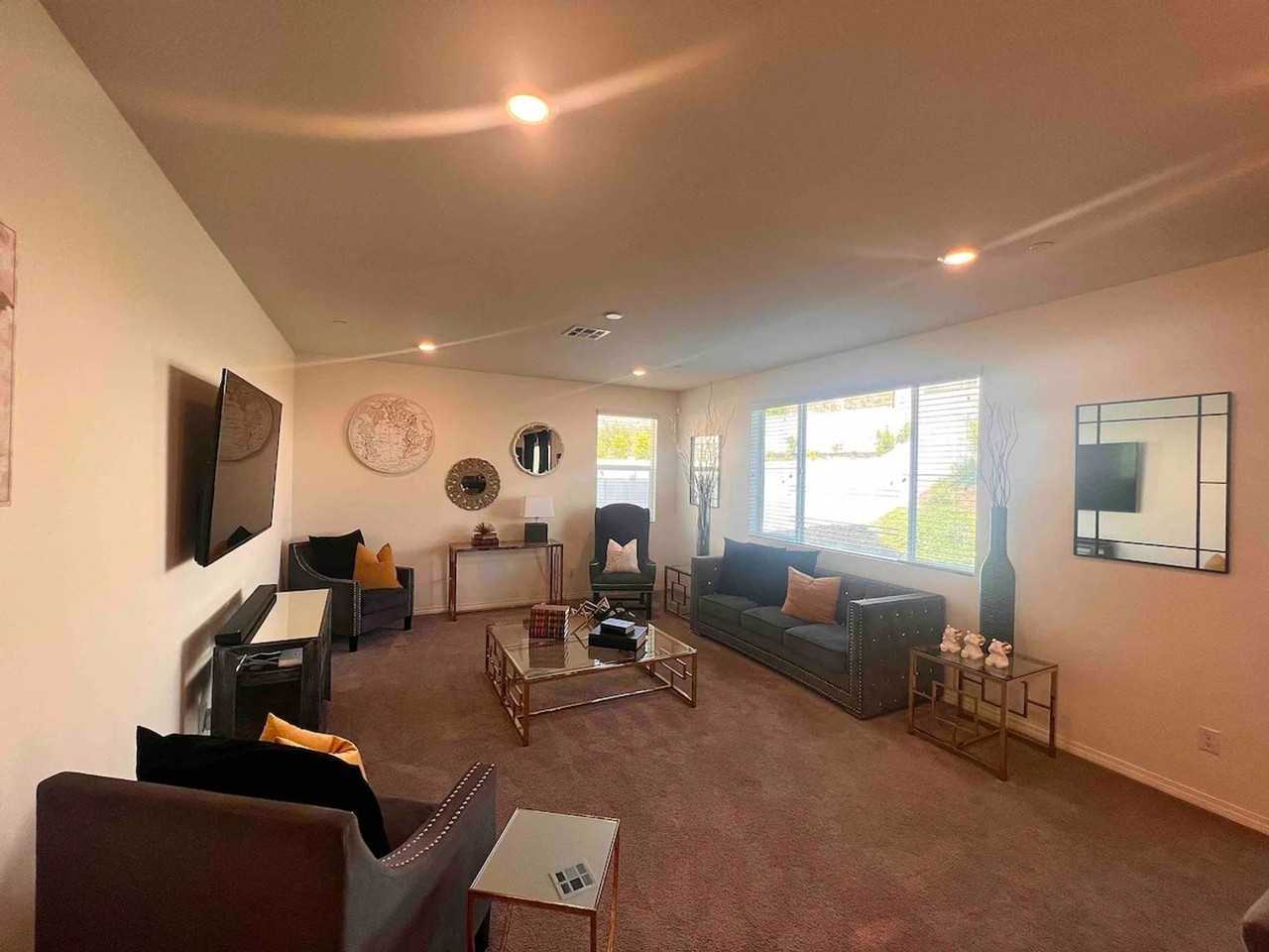 3062 Flagstaff Dr - Photo 2 of 11