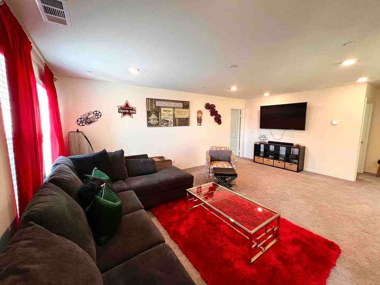 3062 Flagstaff Dr - Photo 3 of 11