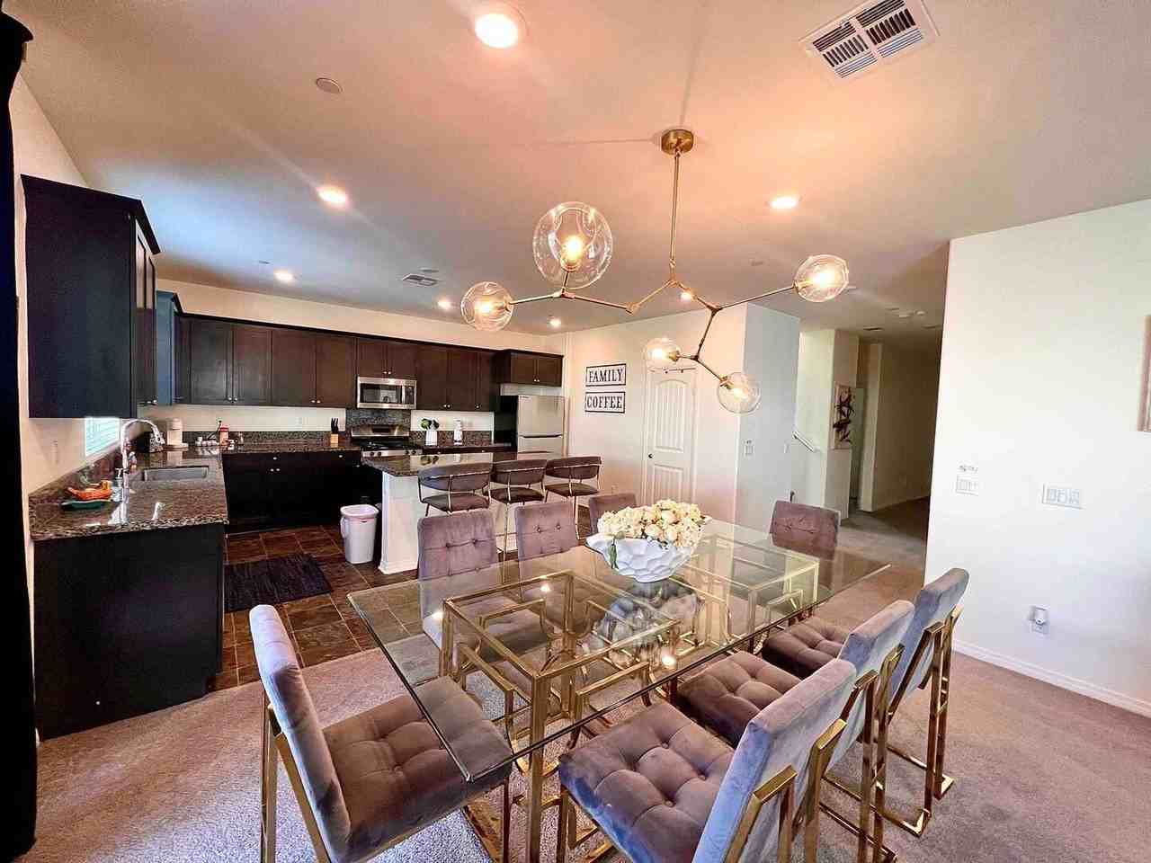 3062 Flagstaff Dr - Photo 4 of 11