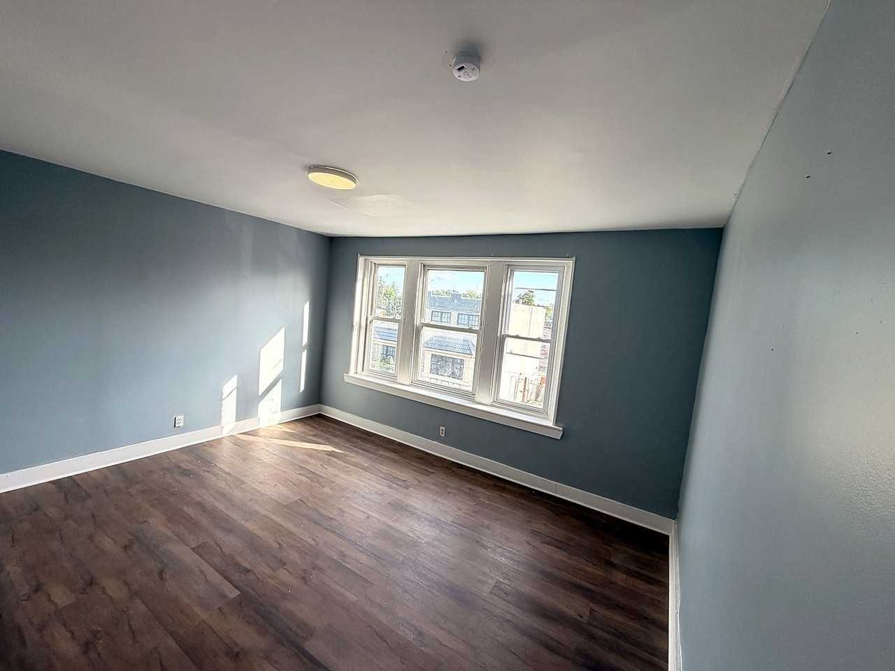 5027 Germantown Ave - Photo 7 of 11