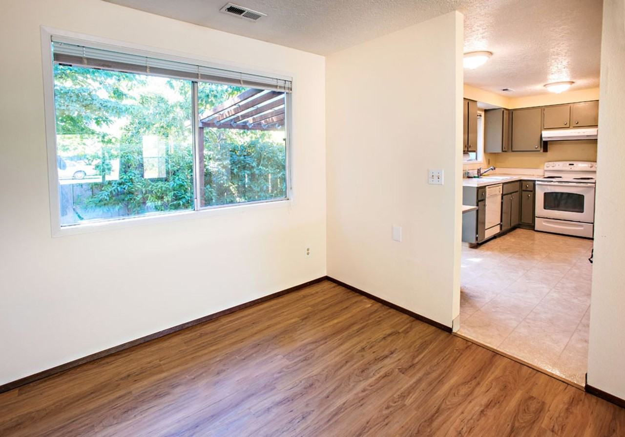 2729 Se 63rd Ave - Photo 4 of 13