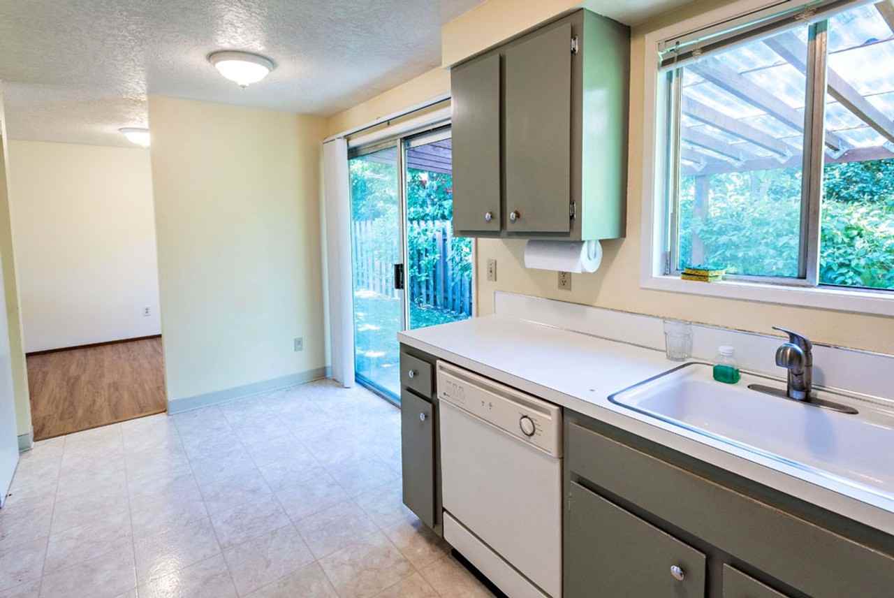 2729 Se 63rd Ave - Photo 5 of 13