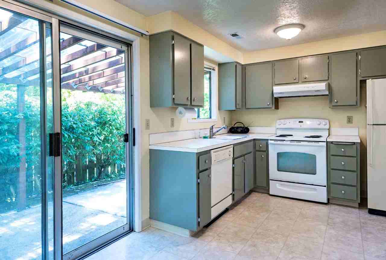 2729 Se 63rd Ave - Photo 6 of 13