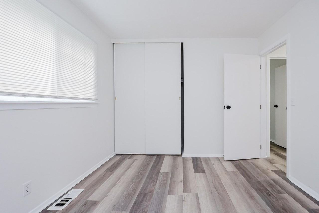 2825 Hinde Ave - Photo 4 of 41
