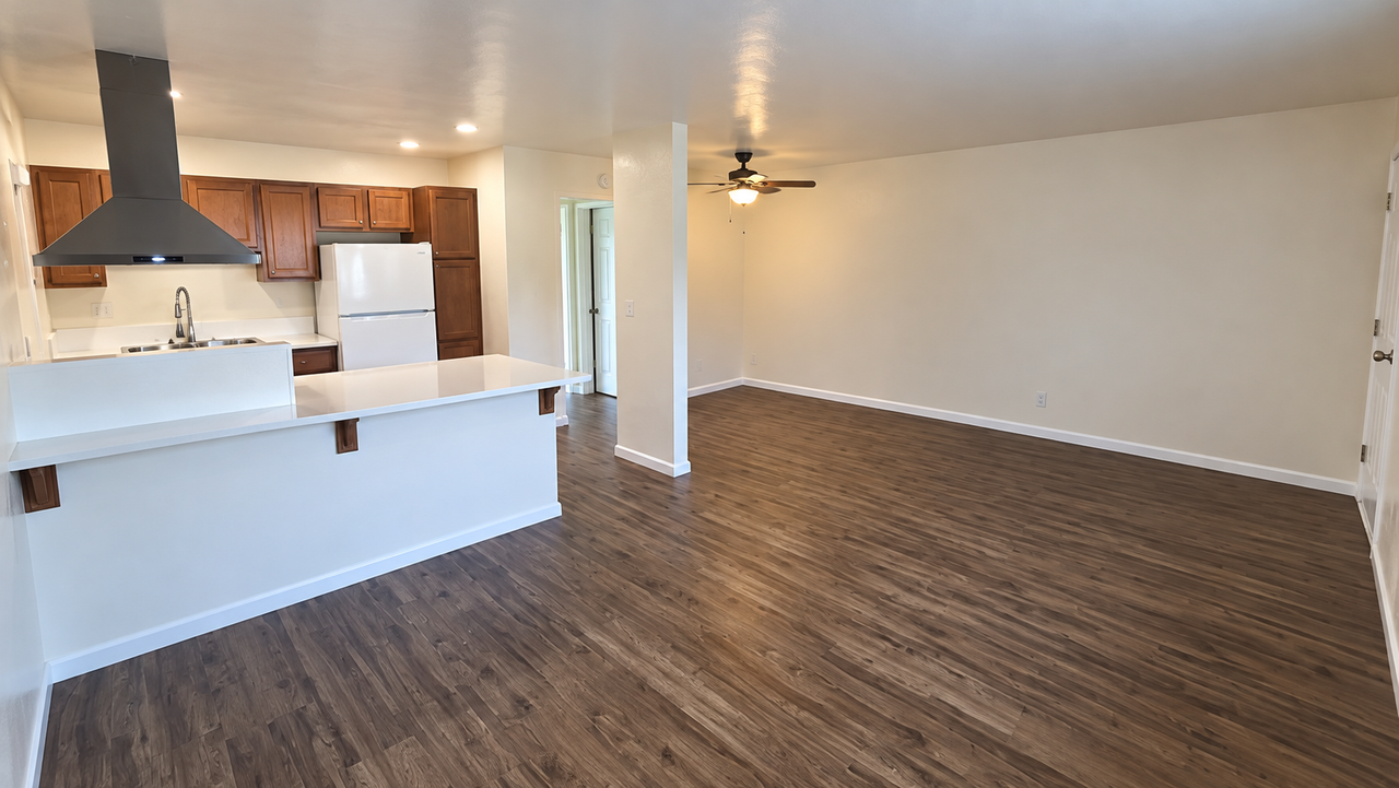 1304 ROXANNE DR - Photo 3 of 9