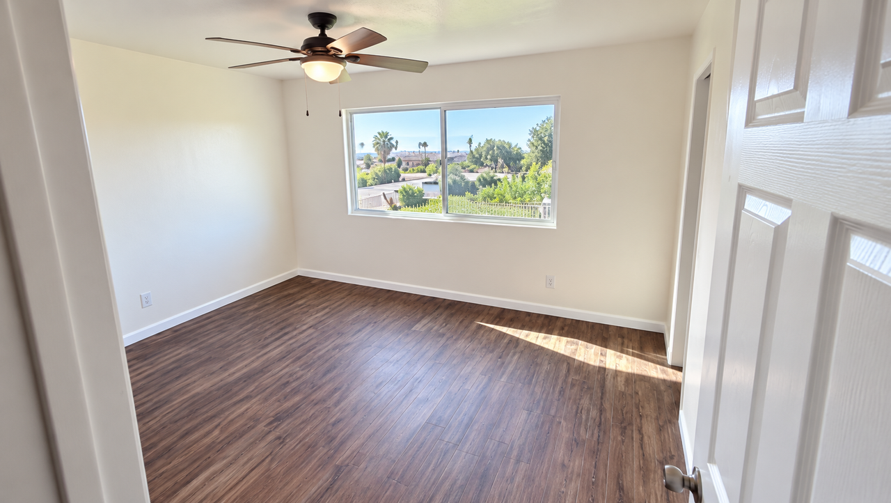 1304 ROXANNE DR - Photo 5 of 9