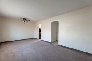 featured image of 216 N 10th St