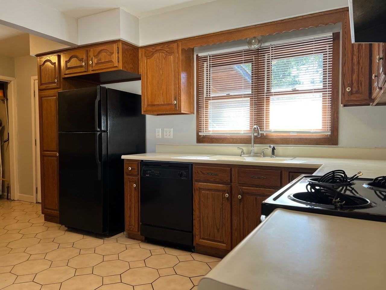 137 Sumac Dr - Photo 7 of 15