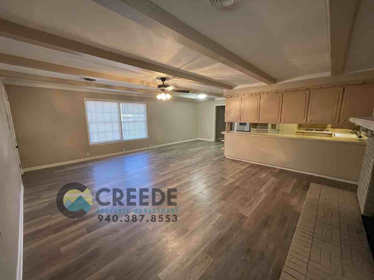 611 East University Drive - Photo 2 of 20