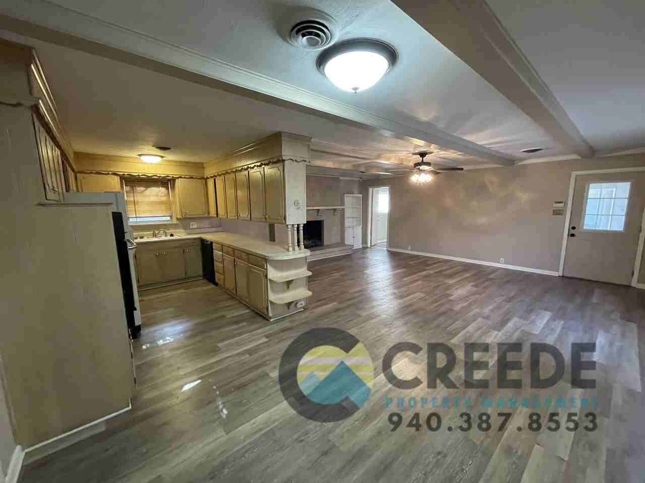 611 East University Drive - Photo 4 of 20