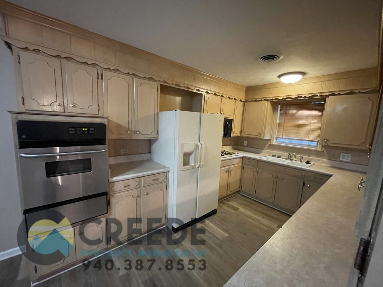 611 East University Drive - Photo 5 of 20
