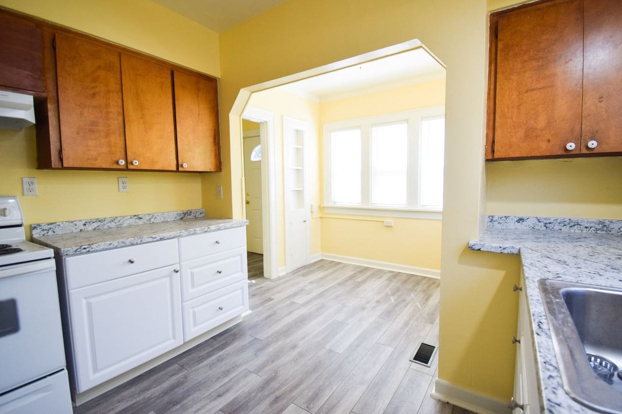 5526 N Delaware Ave - Photo 6 of 19