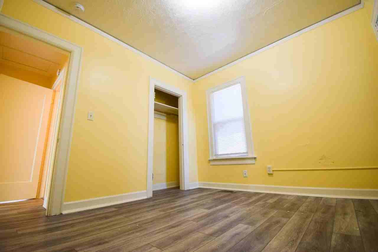5526 N Delaware Ave - Photo 7 of 19