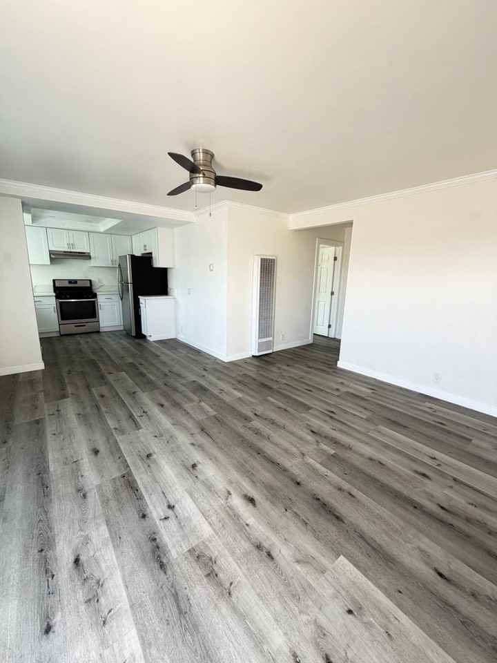311 Zenith St #04 - Photo 3 of 21