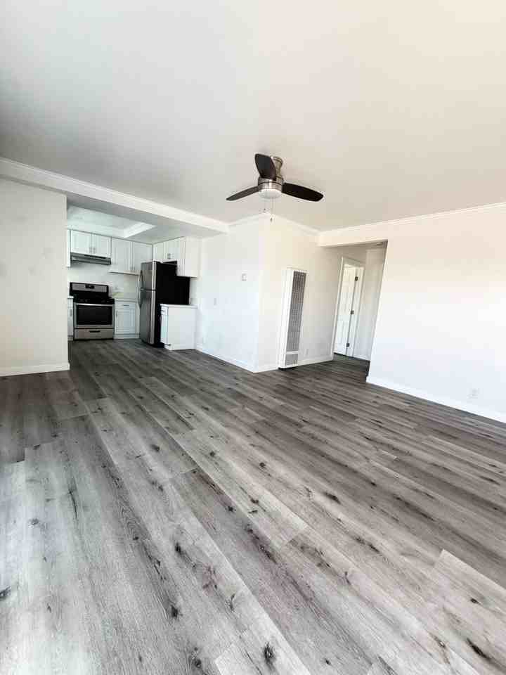 311 Zenith St #04 - Photo 4 of 21
