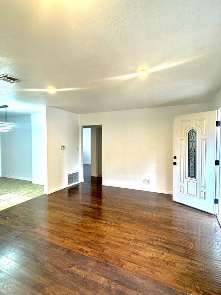 8839 Tilden Ave - Photo 2 of 14