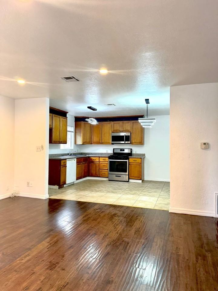 8839 Tilden Ave - Photo 3 of 14