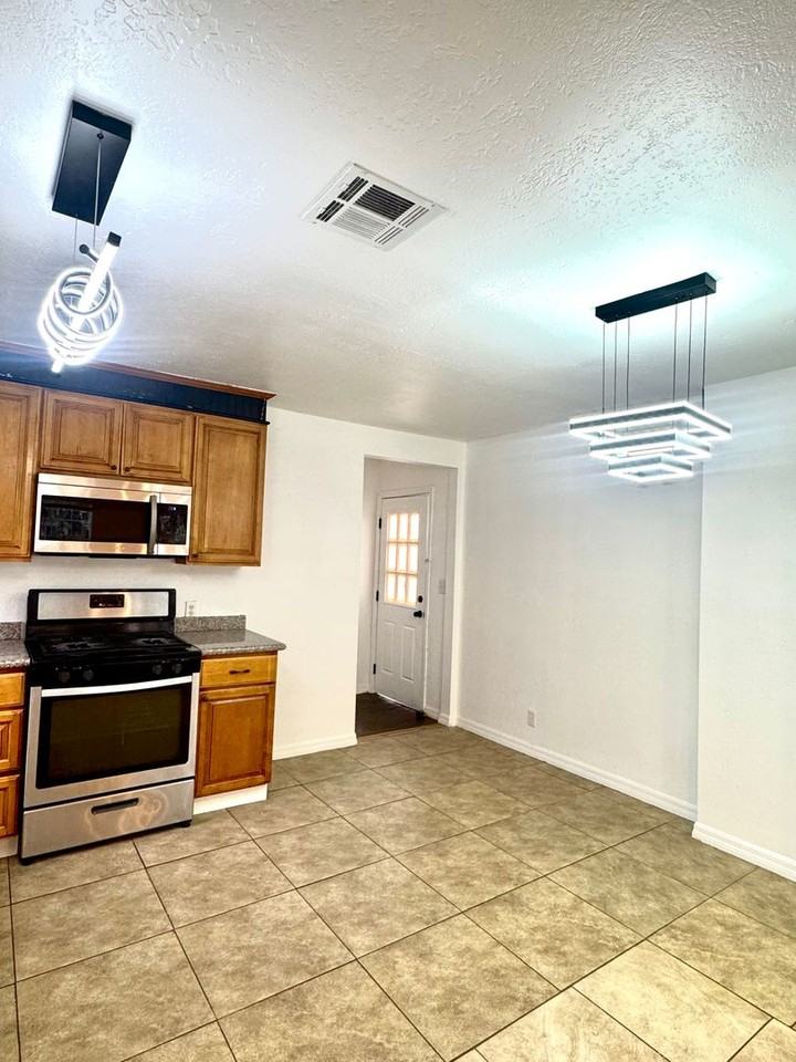 8839 Tilden Ave - Photo 4 of 14