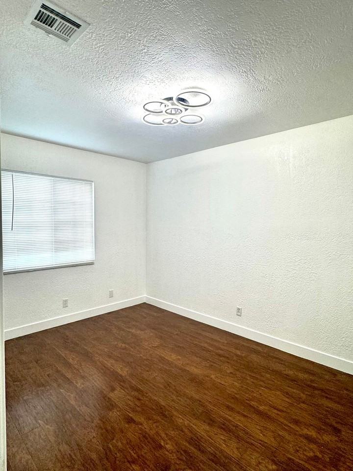 8839 Tilden Ave - Photo 7 of 14