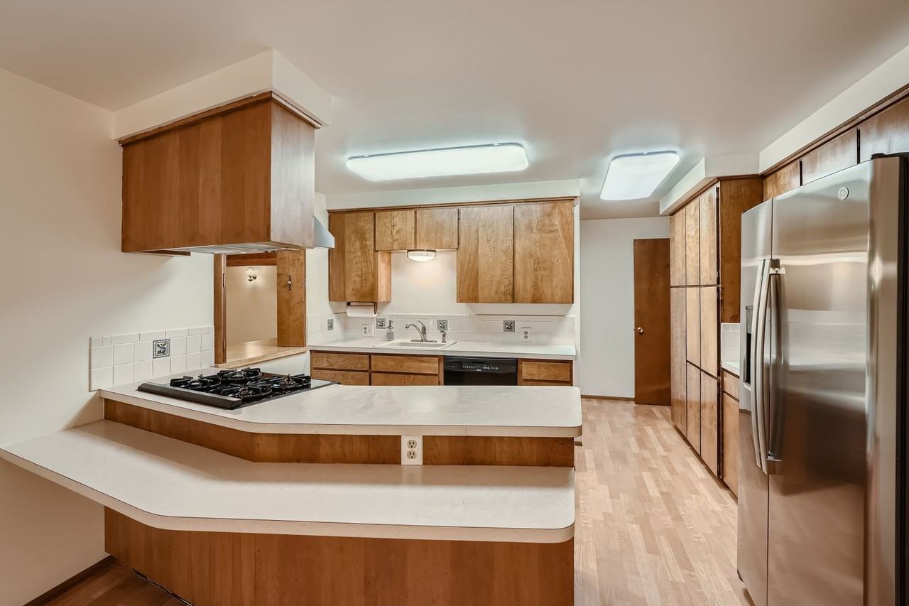 3612 Strattford Ct - Photo 3 of 11