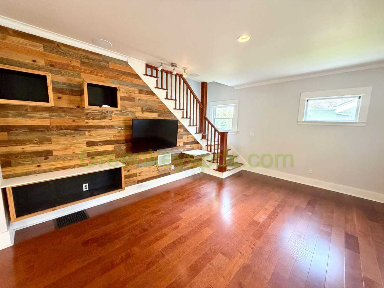 1733 N Alberta St - Photo 3 of 38