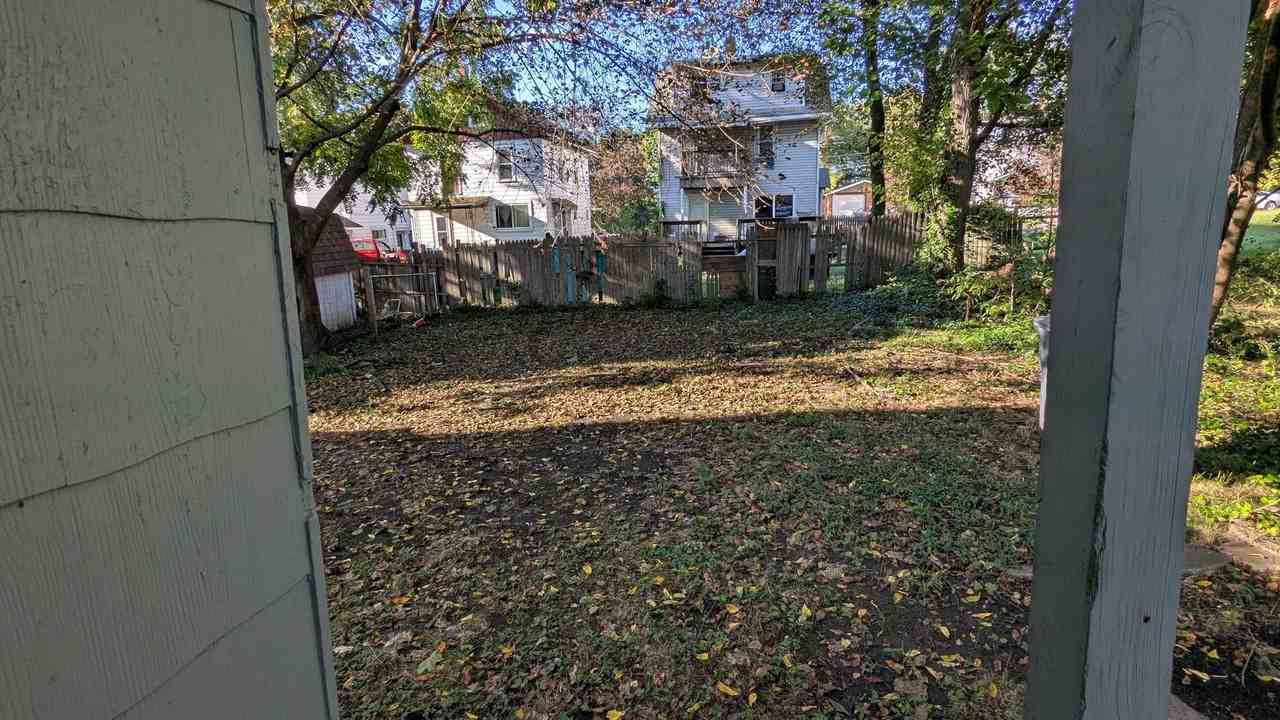 711 Roselawn Ave - Photo 5 of 38