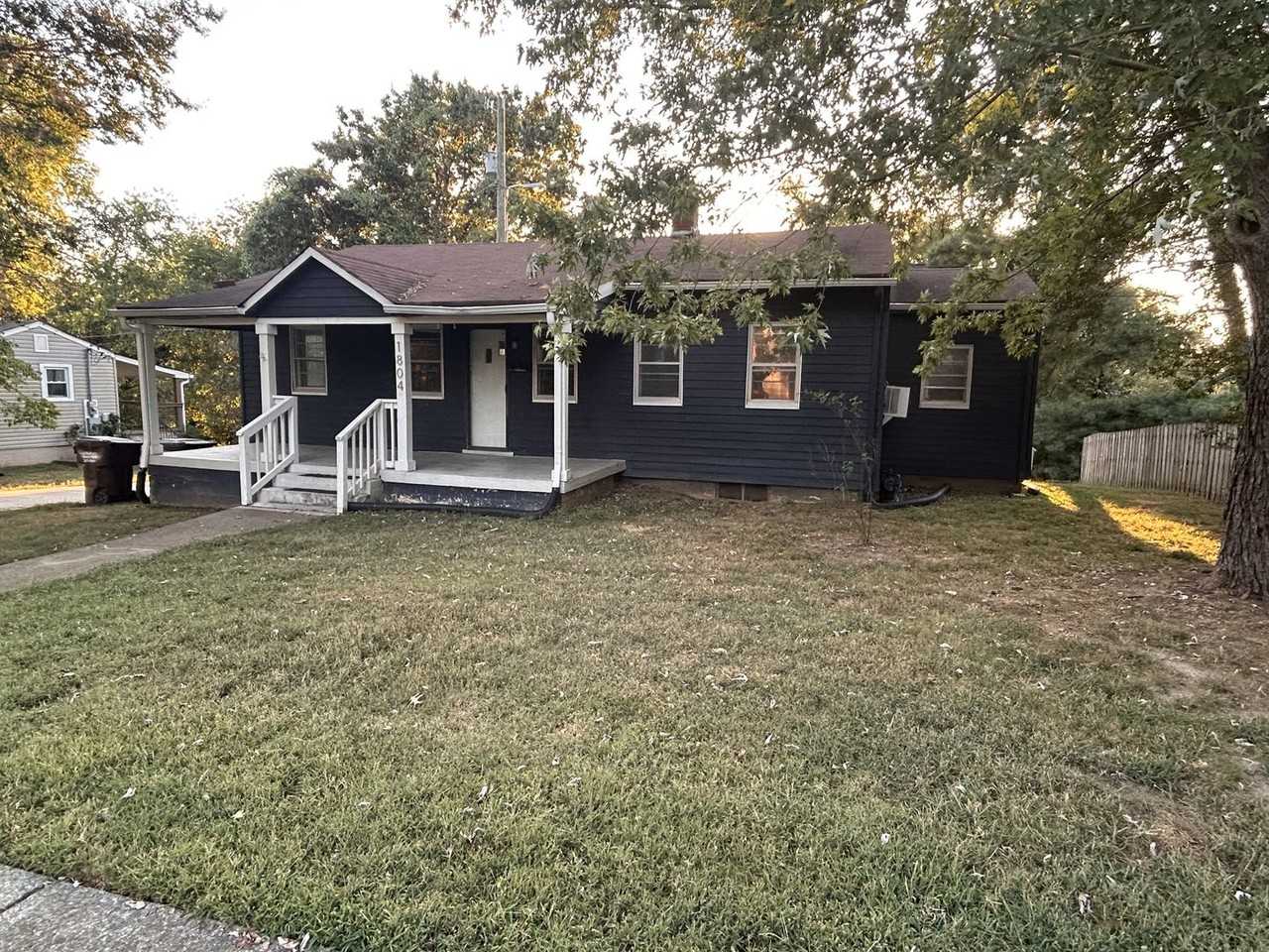 1804 Overton St - Photo 3 of 18
