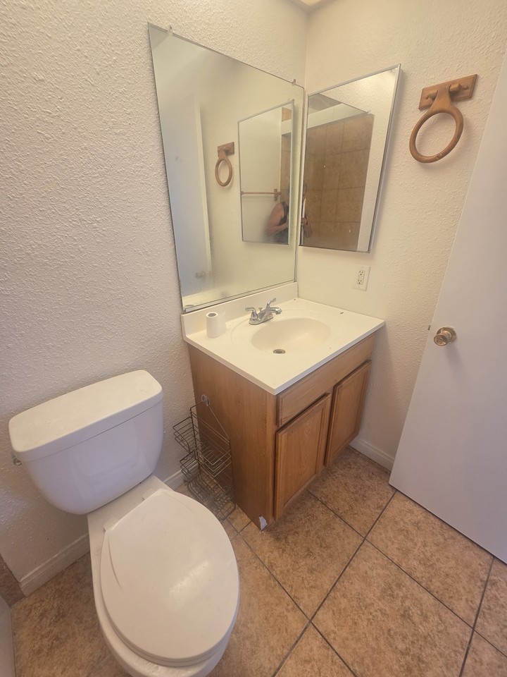 714 N Clementine - Photo 6 of 14