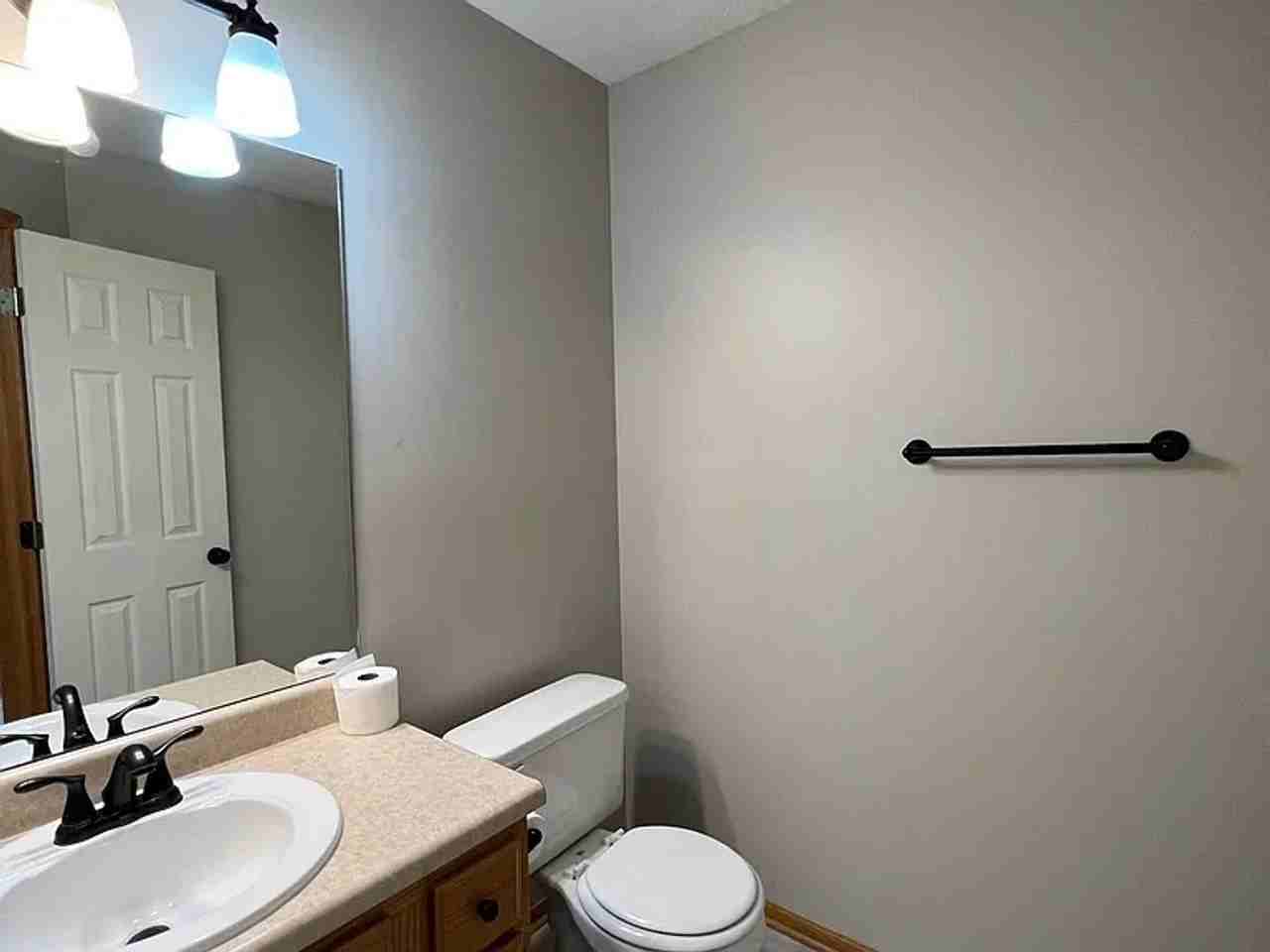 1806 N 177th St - Photo 6 of 14