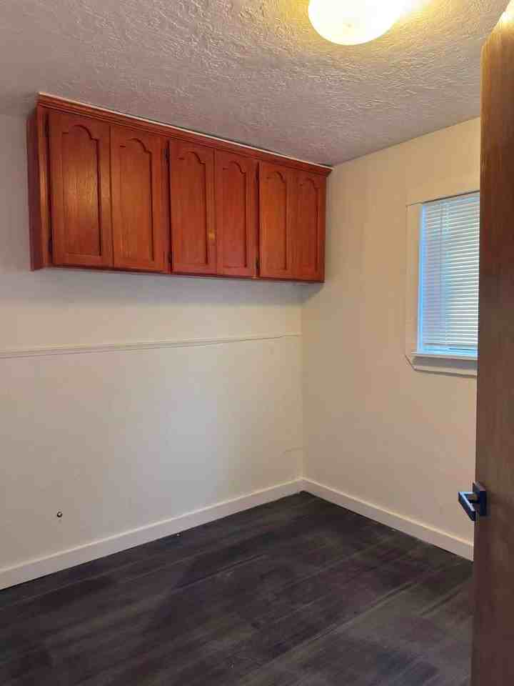 3218 Se 122nd Ave - Photo 4 of 7