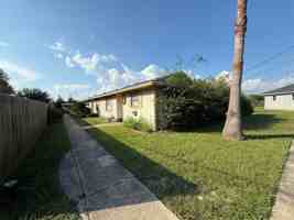 featured image of 3389 Green Briar Cir #B