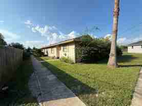 3389 Green Briar Cir #B - Photo 1 of 1
